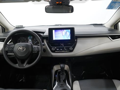 Used 2025 Toyota Corolla LE image 13