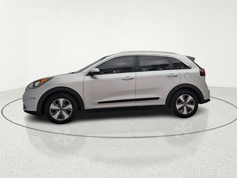 Used 2017 Kia Niro LX image 4