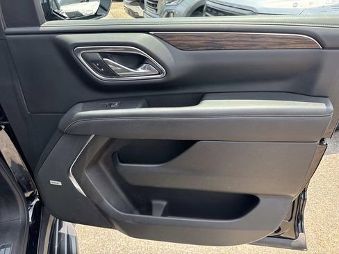 Used 2023 Chevrolet Suburban Premier RWD image 17