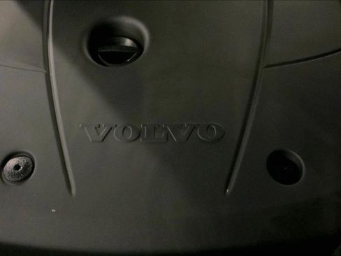 Used 2022 Volvo V60 T5 Cross Country image 31