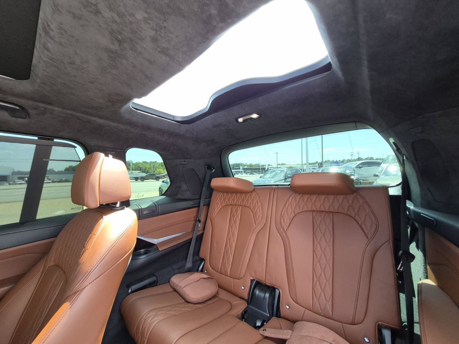 Used 2024 BMW X7 M60i w/ M Sport Professional Package AWD/4WD image 21