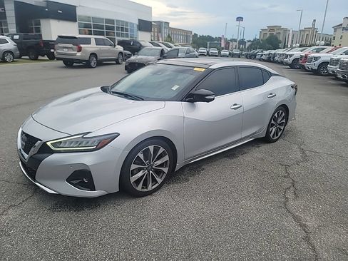 Used 2023 Nissan Maxima Platinum w/ Sport Mat Group FWD image 3