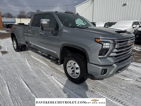Used 2024 Chevrolet Silverado 3500 High Country w/ High Country Premium Package image 7