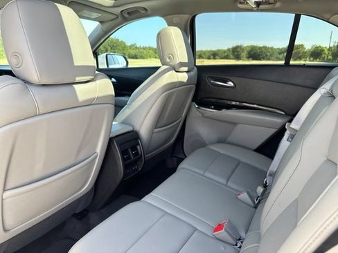 Used 2022 Cadillac XT4 Premium Luxury w/ Enhanced Visibility Package FWD image 23