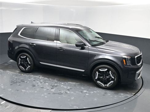 New 2025 Kia Telluride EX image 15