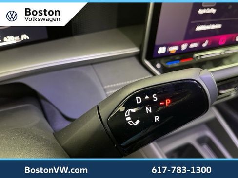 New 2025 Volkswagen Tiguan SE image 18