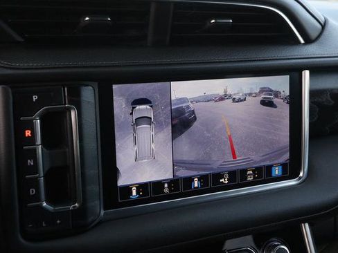 Used 2021 GMC Yukon Denali w/ Denali Premium Package image 21