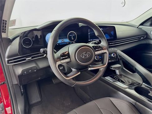 Certified 2023 Hyundai Elantra SEL w/ Convenience Package image 11