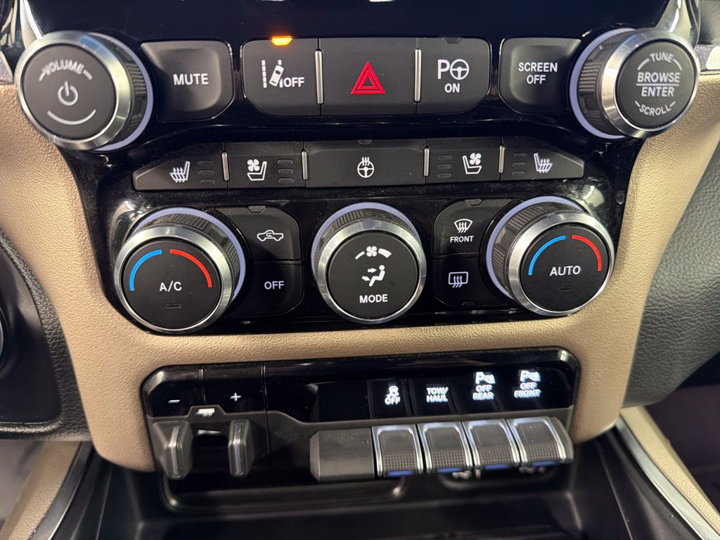Used 2022 RAM 1500 Laramie AWD/4WD image 14