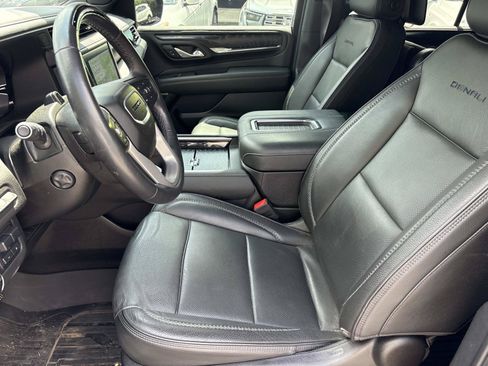 Used 2024 GMC Yukon Denali w/ Advanced Technology Package AWD/4WD image 14