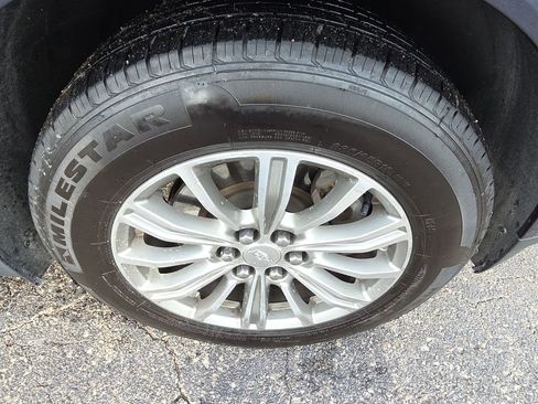 Used 2018 Cadillac XT5 Luxury w/ Driver Awareness Package image 10