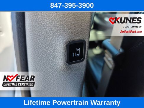 Used 2024 Chrysler Pacifica Touring-L image 23