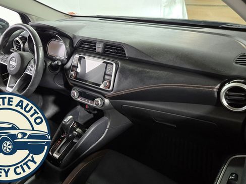 Used 2020 Nissan Versa SR image 29