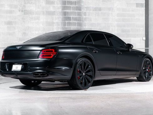 Used 2022 Bentley Flying Spur Plug-In Hybrid image 3