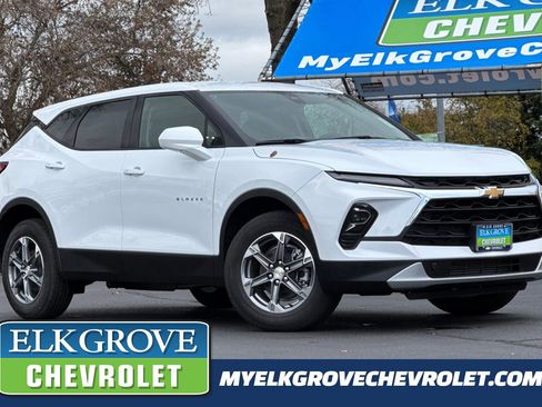 New 2026 Chevrolet Blazer LT AWD/4WD image 1