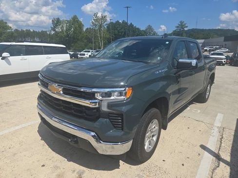 Used 2025 Chevrolet Silverado 1500 LT AWD/4WD image 2