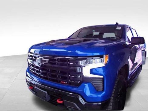 Used 2023 Chevrolet Silverado 1500 LT Trail Boss AWD/4WD image 2