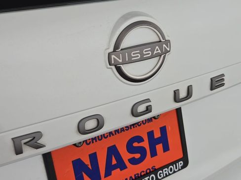 Used 2025 Nissan Rogue SV AWD/4WD image 37