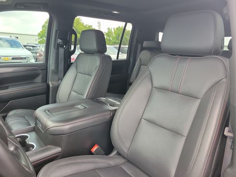 Used 2023 Chevrolet Suburban RST w/ Luxury Package RWD image 7