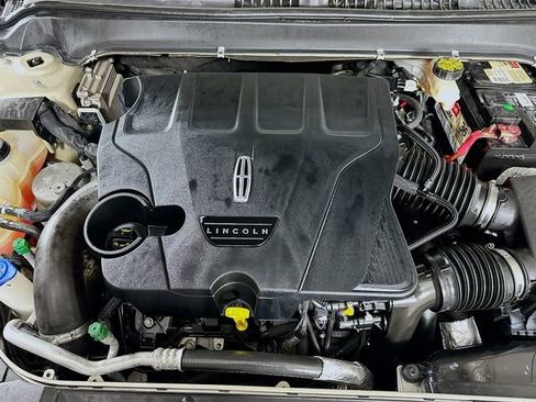 Used 2017 Lincoln MKZ Reserve image 31