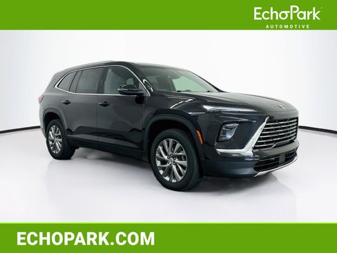 Used 2025 Buick Enclave Preferred AWD/4WD image 1