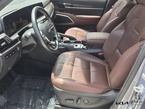 Certified 2023 Kia Telluride EX w/ EX Captain's Chair Package FWD image 10