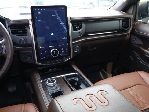 Used 2024 Ford Expedition King Ranch image 13