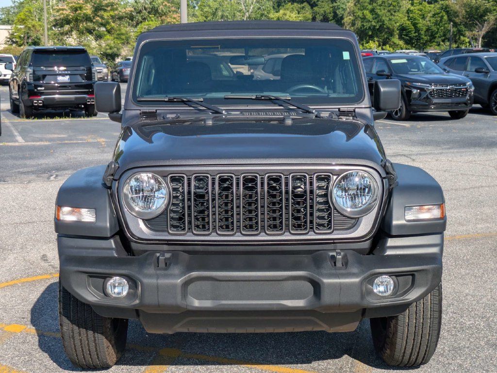 Used 2024 Jeep Wrangler Sport AWD/4WD image 9