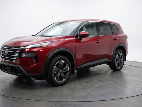 Used 2025 Nissan Rogue SV image 3