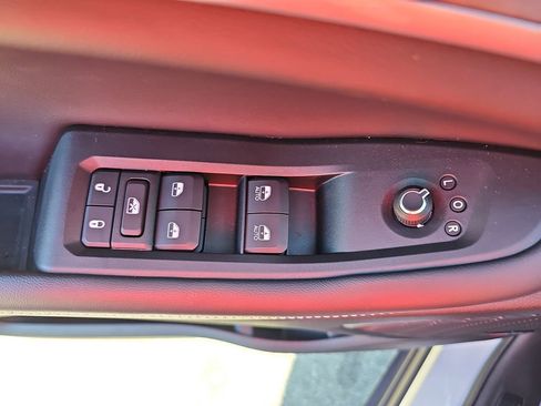 Used 2022 Jeep Grand Cherokee Limited 4xe w/ Luxury Tech Group II AWD/4WD image 33