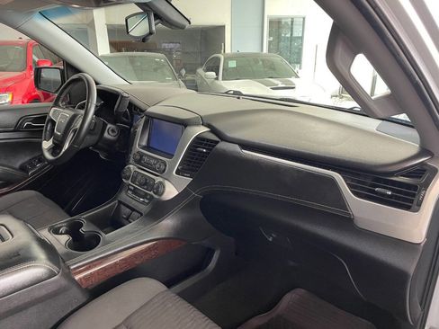 Used 2016 GMC Yukon XL SLE w/ Convenience Package image 33