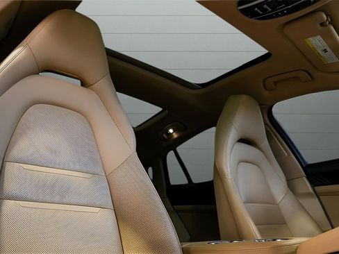 Used 2020 Porsche Panamera 4 image 65