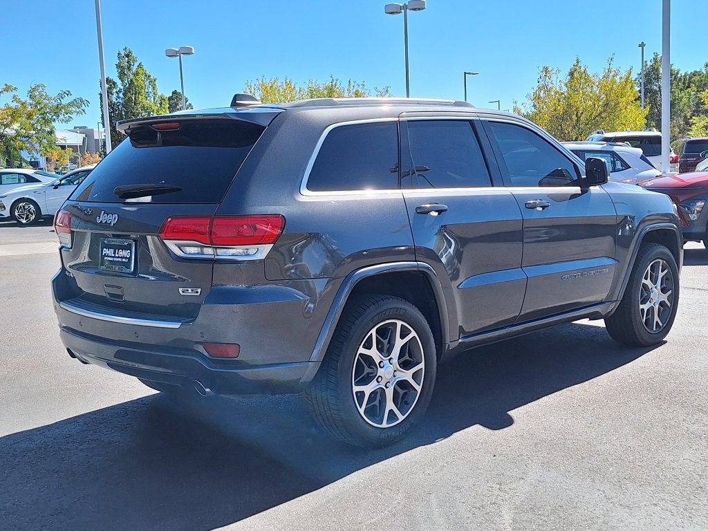 Used 2018 Jeep Grand Cherokee Limited AWD/4WD image 3