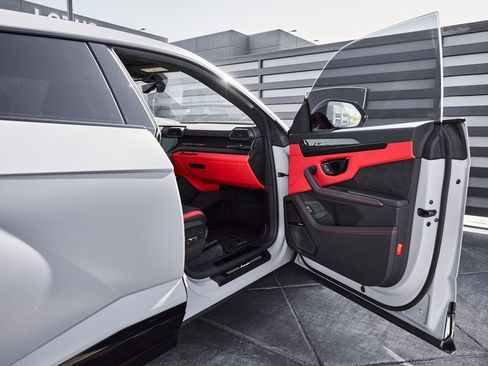 Used 2024 Lamborghini Urus S AWD/4WD image 24