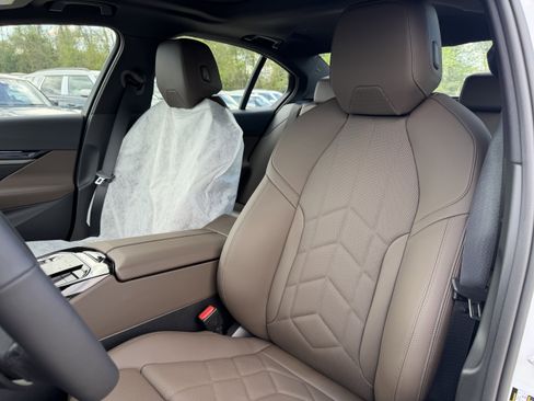 New 2026 BMW 530i xDrive w/ Premium Package AWD/4WD image 10