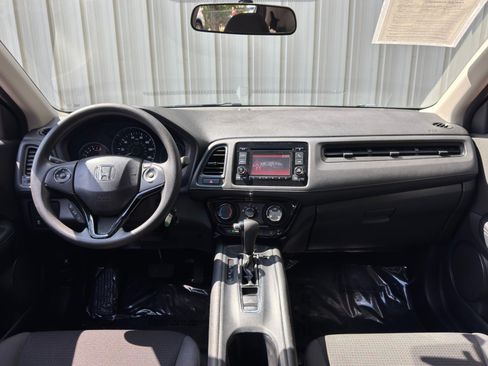 Used 2019 Honda HR-V LX image 11