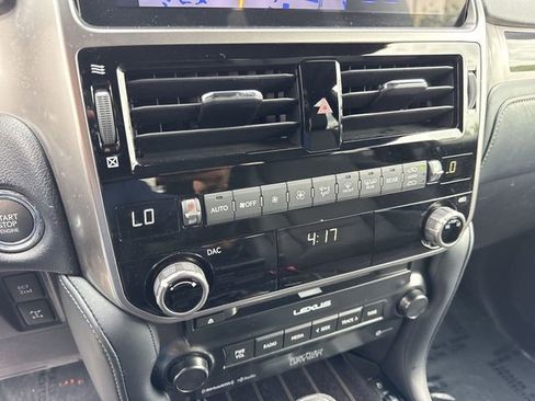Used 2023 Lexus GX 460 Premium w/ Accessory Package AWD/4WD image 19