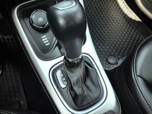 Used 2019 Jeep Compass Latitude w/ Cold Weather Group image 17