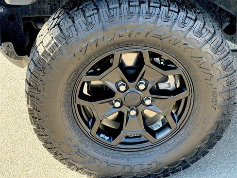 Used 2022 Jeep Gladiator Willys image 18
