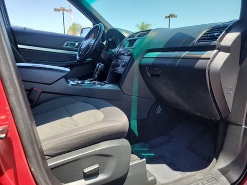 Used 2019 Ford Explorer XLT FWD image 21