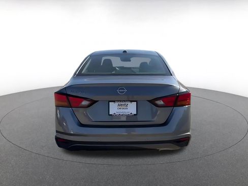 Used 2025 Nissan Altima 2.5 SV FWD image 12