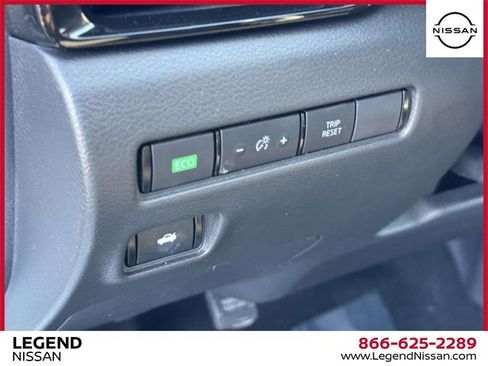 Used 2025 Nissan Sentra SV image 18