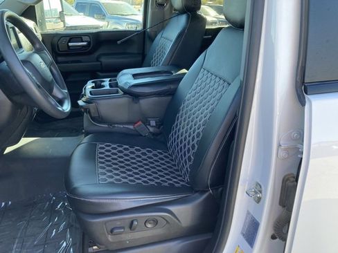 Used 2024 Chevrolet Silverado 2500 Custom w/ Custom Value Package image 32