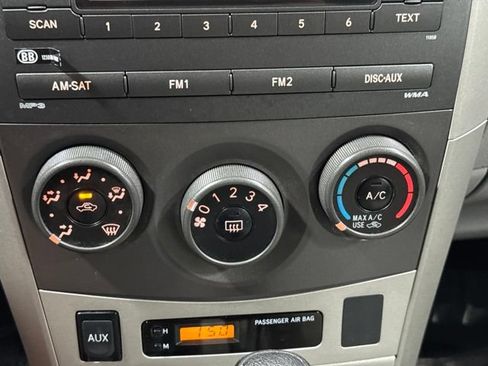 Used 2011 Toyota Corolla LE FWD image 16