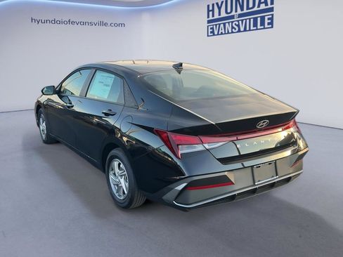 New 2026 Hyundai Elantra SE FWD image 7