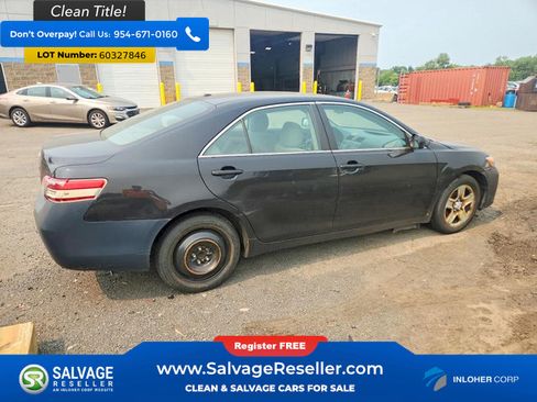 Used 2011 Toyota Camry LE FWD image 4