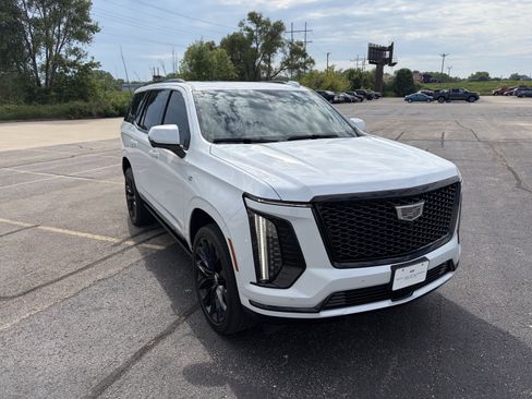 Used 2026 Cadillac Escalade Platinum Sport w/ LPO, ONYX Package AWD/4WD image 8