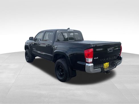 Certified 2017 Toyota Tacoma SR5 w/ Tow Package AWD/4WD image 7