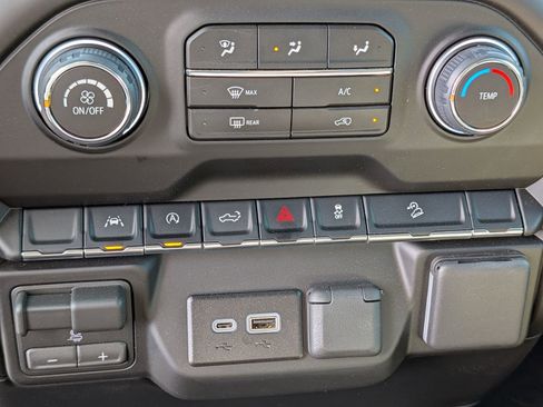 Used 2026 Chevrolet Silverado 1500 Custom Trail Boss w/ Dark Appearance Package image 22