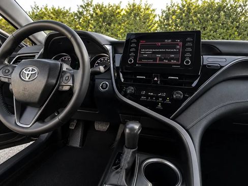 Used 2023 Toyota Camry SE w/ Convenience Package FWD image 23